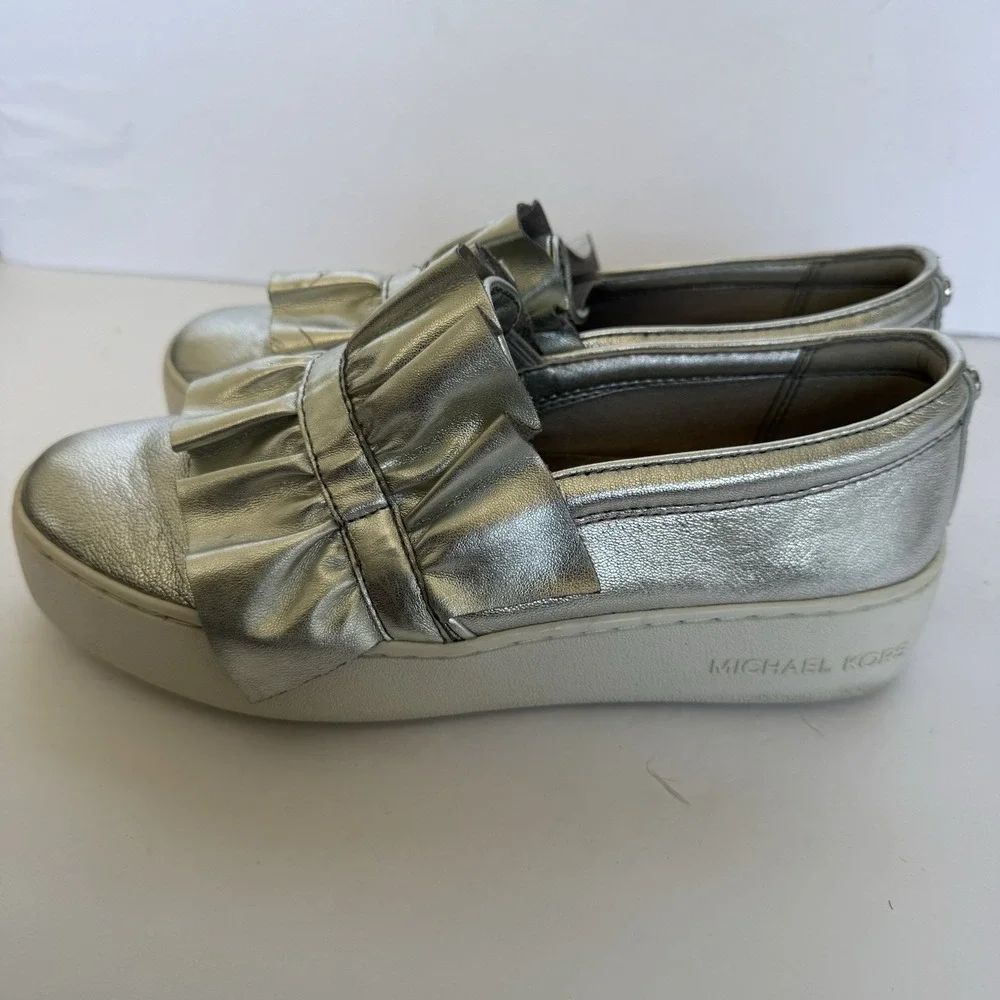 Michael Kors Bella Women's 6 Metallic Silver Ruffle Platform Slip On Sneakers